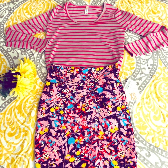 LuLaRoe Dresses & Skirts - Pink Floral Cassie pencil skirt Lynnae top XS XXS